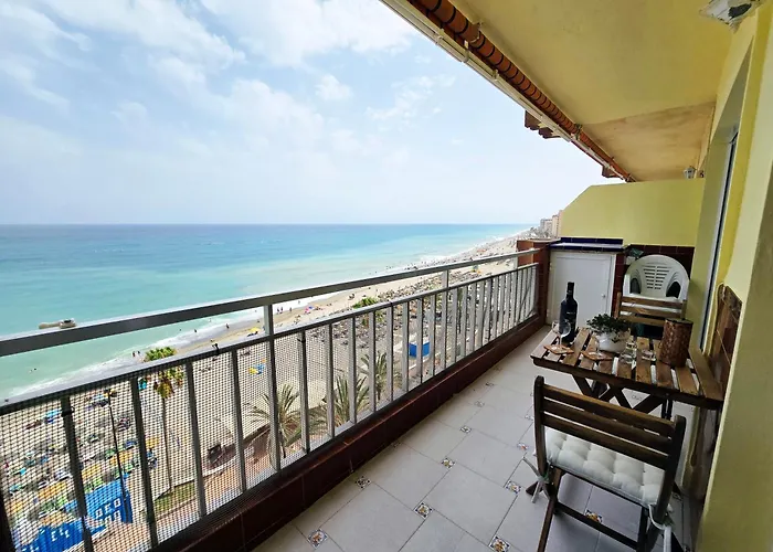 Апартаменты Aa Guest - Sky Center Beachfront Sea Views Eco Фуэнхирола