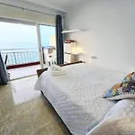 Lägenhet Aa Guest - Sky Center Beachfront Sea Views Eco